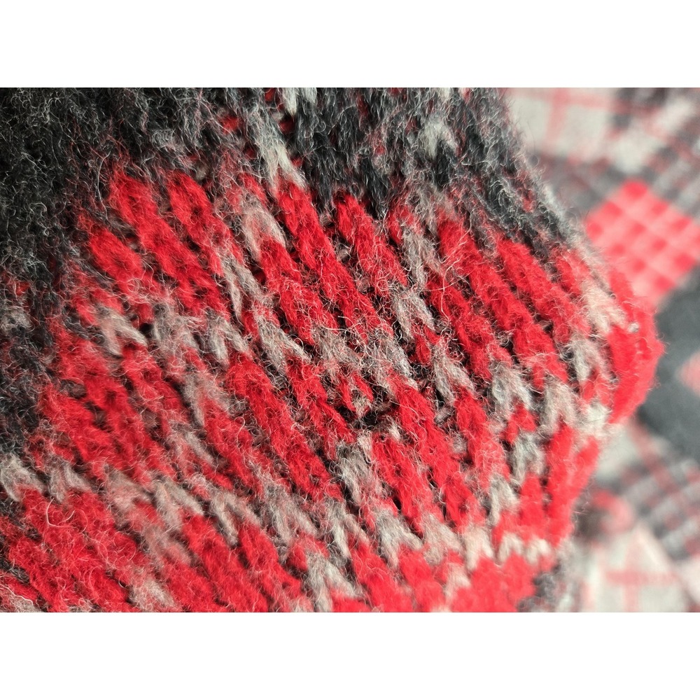 Vintage red and gray argyle V-neck long sleeve pullover sweater - mens M - Picture 11 of 11